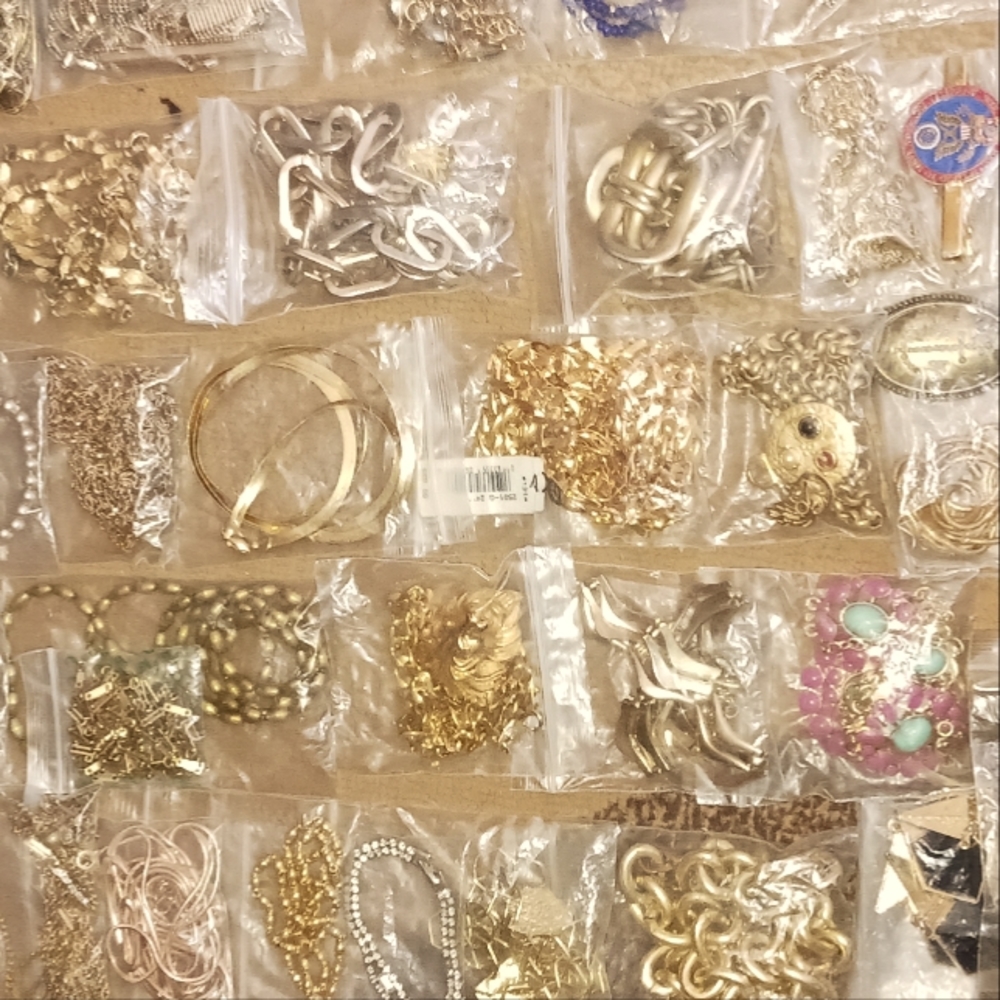 5 lbs jewlery lot